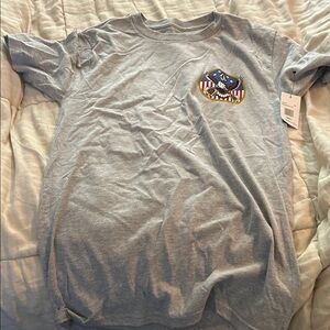 NWT Volcom Light Gray Tee with Graphic‎